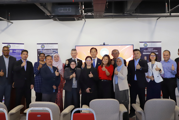 吉隆坡科技大学（KLUST）举行新年授衔与委任典礼